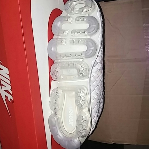 Nike Inneva White size 10 mens - Picture 3 of 8